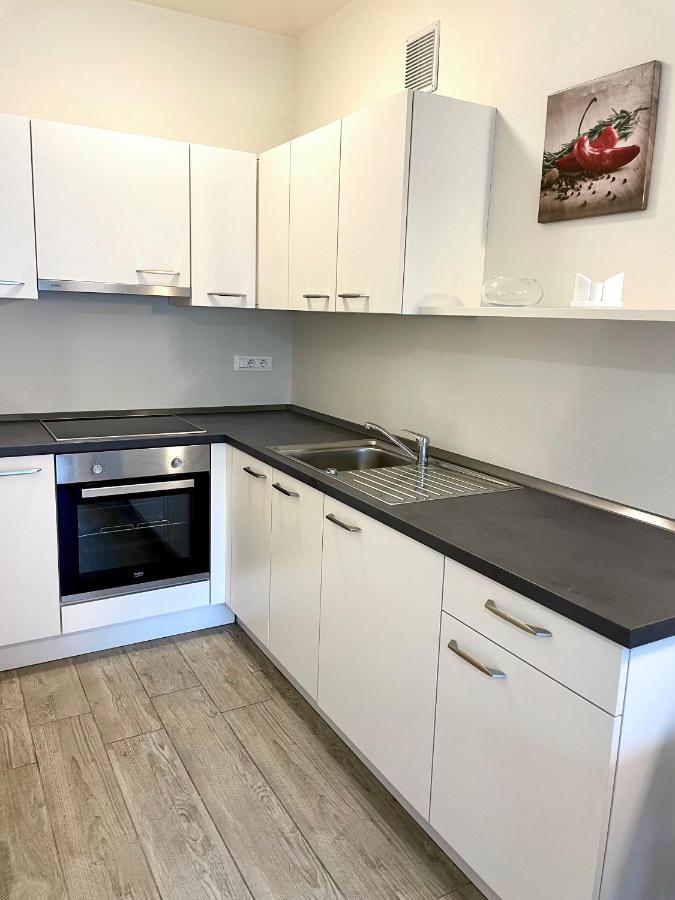 Bright Studio Apartment With Free Private Parking Merano Kültér fotó