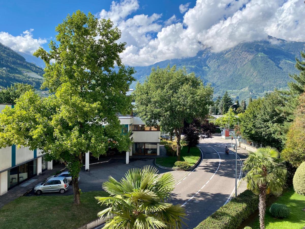 Bright Studio Apartment With Free Private Parking Merano Kültér fotó